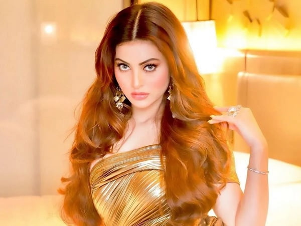 Urvashi Takes a big U turn upon RP